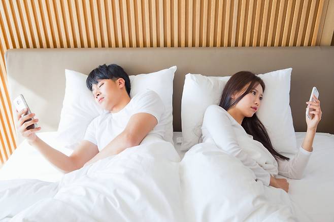 성관계에 관심이 없는 것은 프랑스 여성뿐만이 아니다. 최근 일본에서 기혼자 10명 가운데 6명 이상이 배우자와 부부관계를 갖지 않는 이른바 '섹스리스'로 나타났다. [사진= 게티이미지뱅크]