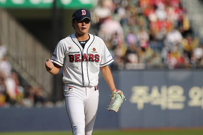 ▲ 두산 우완투수 정철원은 지난 해 연봉 1억원에서 올해 1억 6500만원으로 인상됐다. ⓒ 두산 베어스