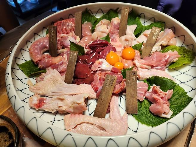 해체된 토종닭을 부위별로 세팅한 모습. 안병준 기자