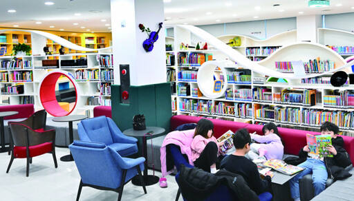 오산소리울도서관은 책과 음악을 매개로 한 동네 사랑방 같은 공간을 지향한다. 홍기웅기자