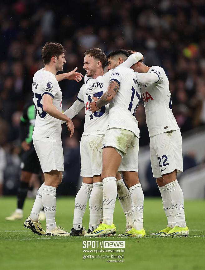 ▲ 토트넘은 11일(한국시간) 영국 런던 토트넘 홋스퍼 스타디움에서 열린 2023-24시즌 잉글랜드 프리미어리그 24라운드 브라이튼 앤 호브 알비온와 경기에서 2-1 역전승을 거뒀다.