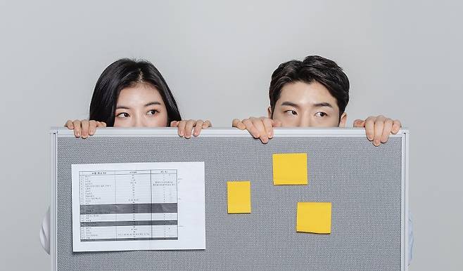 MZ는 현재 소셜미디어를 기반으로 강력한 영향력을 발휘하는 소비 주체다.[사진=게티이미지뱅크]