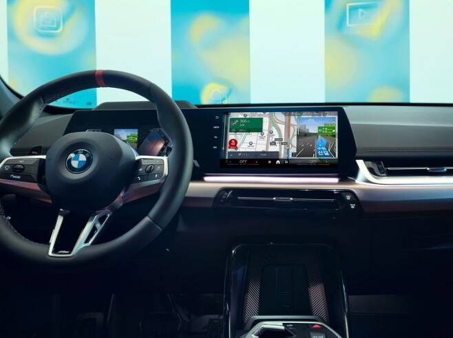 BMW 차량에 탑재된 티맵 기반 한국형 BMW 내비게이션[사진=BMW그룹코리아]