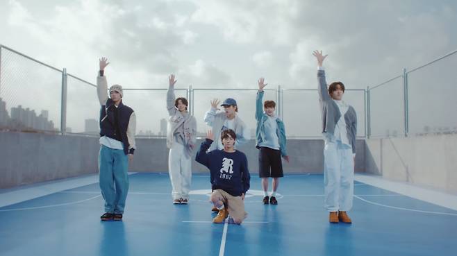 사진=투어스 뮤직비디오 캡처.&nbsp;