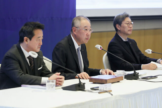 류진 한국경제인협회 회장이 16일 여의도 FKI타워 컨퍼런스센터에서 열린 '제63회 정기총회'에서 개회선언을 하고 있다. (사진=한경협)