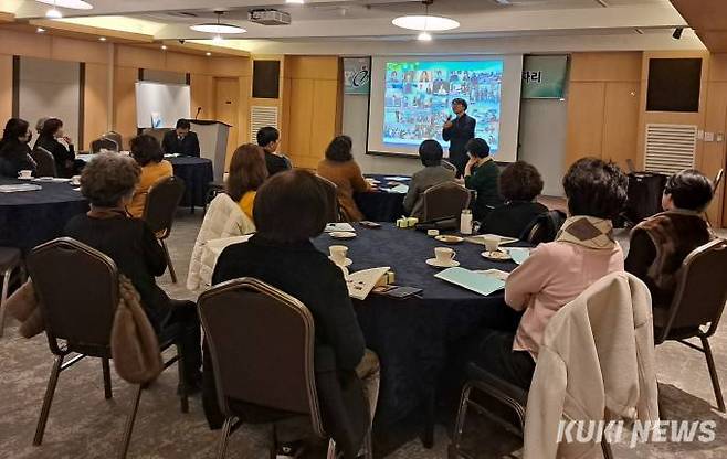 충남교육청이 16일 도내 수석교사 46명을 대상으로 ‘수석교사 전문성 강화 배움자리’를 갖고 있다.