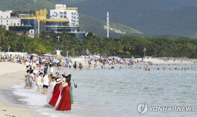 중국 남부 하이난성 싼야의 해변 [신화 연합뉴스 자료사진. 재판매 및 DB 금지]
