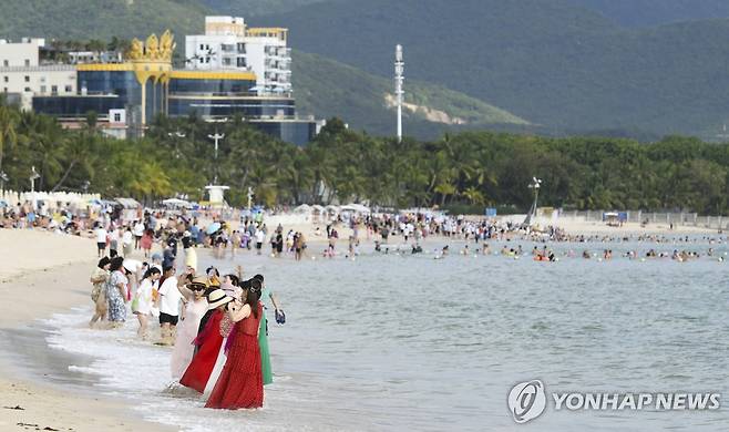 중국 남부 하이난성 싼야의 해변 [신화 연합뉴스 자료사진. 재판매 및 DB 금지]