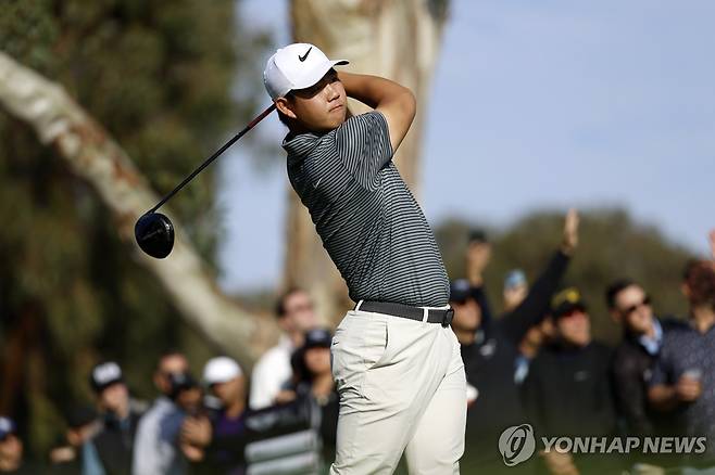 제네시스 인비테이셔널 2라운드에서 티샷하는 김주형 [AP=연합뉴스]