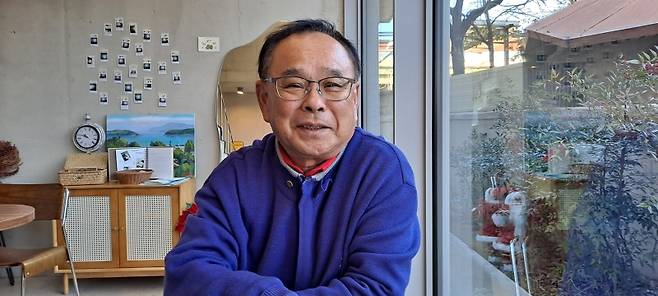 ▲ 카페 1층에서 본빵의 운영계획을 설명하는 홍기은 이사장.
