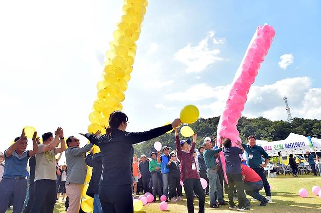 축제 즐기는 장성군민들 [전남 장성군 제공. 재판매 및 DB 금지]