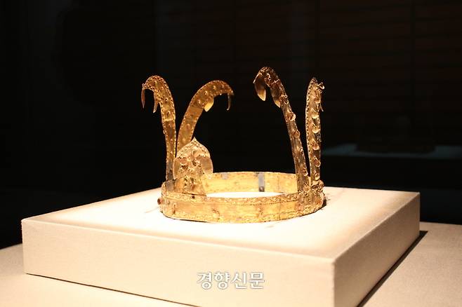일제강점기 당시 일제는 수많은 유물을 도굴해 불법적으로 빼돌렸다. 사진은 일본 도쿄국립박물관 소장품인 ‘오구라 컬렉션’ 중 가야시대의 금관(5세기). 도재기 선임기자