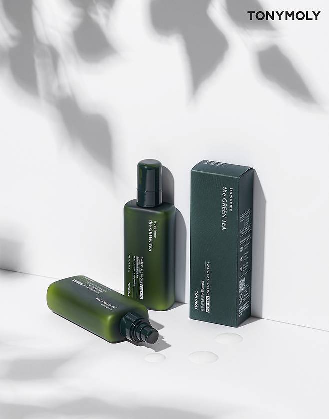 우)’더 그린티 트루바이옴 수분 올인원 포맨’ 이미지]