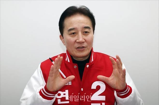 정승연 국민의힘 인천 연수갑 예비후보가 21일 오전 인천 연수구 선거사무실에서 데일리안과 인터뷰를 하고 있다. ⓒ데일리안 홍금표 기자