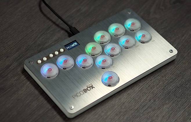 인기 히트박스 중 하나인 '피코 박스'