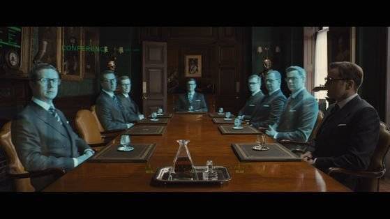 영화 ‘킹스맨’의 홀로그램을 이용한 회의 장면. [유튜브 캡처]