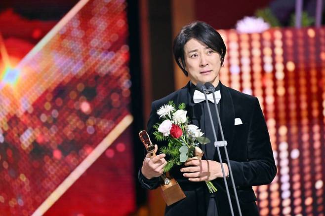 엔터주 아센디오가 초전도체 사업을 추진한다는 소식에 22일 상한가를 기록했다. 사진은 2023 KBS 연기대상' 대상 수상 최수종./사진=KBS