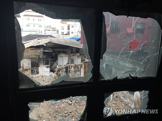 의정부 아파트 화재 1년 (의정부=연합뉴스) 권숙희 기자 = 의정부 대봉그린아파트 화재 현장 1년 뒤 모습 [연합뉴스 자료사진]