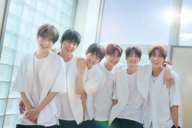 그룹 투어스가 데뷔 앨범으로 음악 방송 3관왕의 기록을 세웠다. /플레디스 엔터테인먼트