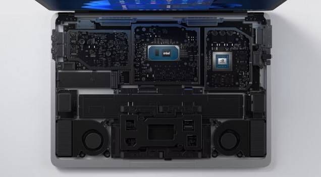 가운데는 CPU(내장 그래픽카드 포함), 오른쪽은 외장 그래픽카드 / 출처: MS