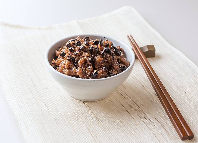 오곡밥에 들어가는 찹쌀, 조, 수수, 팥, 검정콩 등의 곡식은 모두 몸에 좋은 효능을 발휘한다. [사진=클립아트코리아]