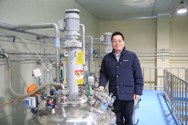 홍동환 코스모신소재 대표