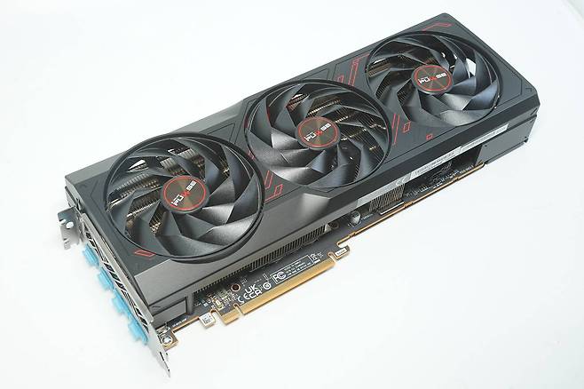 AMD 라데온 RX 7900 GRE. / 출처=IT동아