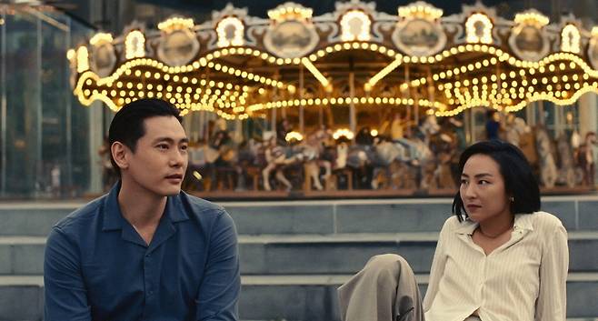 셀린 송 감독의 영화 '패스트 라이브즈' 한 장면. 첫사랑이었지만 30대에 재회한 나영과 해성의 이야기를 다룬다.  CJ ENM