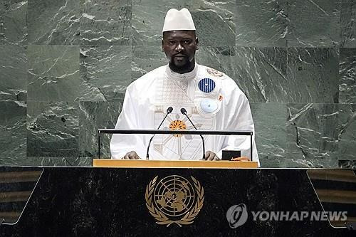 유엔 총회 연설하는 기니 군정 수반 마마디 둠부야 중장 [AP 연합뉴스 자료사진. 재판매 및 DB 금지]