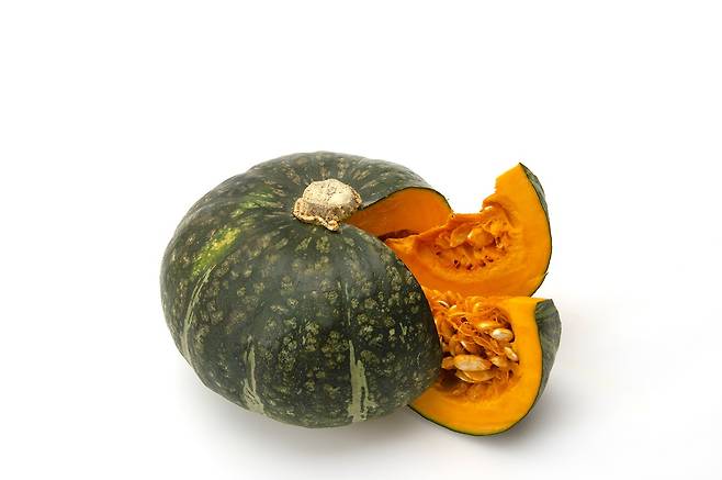 일교차가 클 때는 고구마, 단호박, 마늘 등 면역력 향상에 좋은 음식을 먹는 게 좋다/사진=클립아트코리아