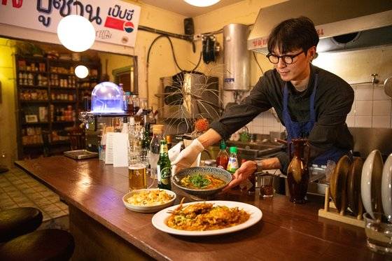 피리피리에서 맛본 푸팟퐁커리와 팟타이, 똠얌꿍. 향신료를 아끼지 않고 넣어서 태국 현지 맛이 고스란히 느껴진다. 최승표 기자