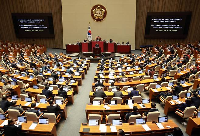 박성재 법무부 장관이 29일 국회 본회의에서 제의 요구 이유를 설명하고 있다 . 연합뉴스