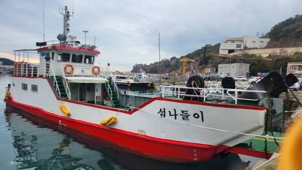 정기 운항 선박이 없어 육지 나들이에 불편을 겪던 경남 통영시의 외딴 섬 오곡도에 3월 4일부터 섬나들이호가 취항한다. 통영시 제공