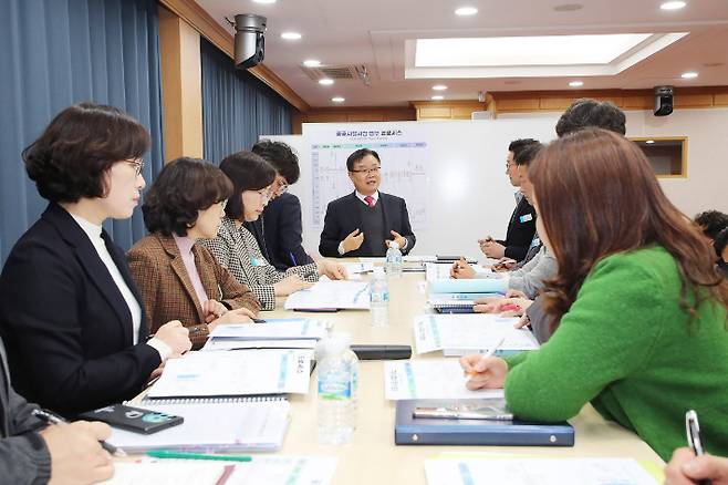 29일 홍남표 시장 주재로 공공시설물 수급 프로세스 혁신을 위한 토론회가 열렸다. 창원시 제공