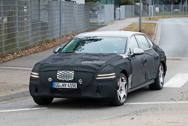 제네시스 'G80 전동화모델 롱휠베이스' 테스트카 (출처 : 오토에볼루션)