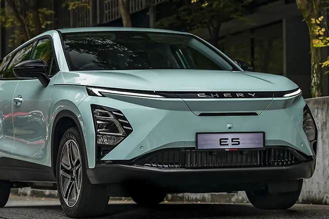 오모다 E5 전면 디자인