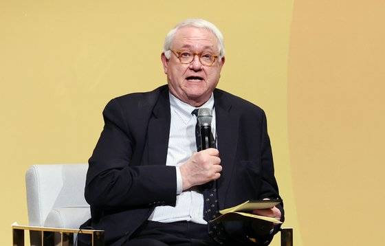 '중앙일보-CSIS 포럼 2024'가 4일 서울 중구 신라호텔 다이너스티홀에서 열렸다. 이날 '한미동맹과 2024년 미국 대선'을 주제로 한 세션1에서 존 햄리 CSIS 소장 겸 CEO이 발언하고 있다. 김경록 기자