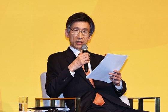 '중앙일보-CSIS 포럼 2024'가 4일 서울 중구 신라호텔 다이너스티홀에서 열렸다. 이날 한미동맹과 2024년 미국 대선을 주제로한 세션1에서 윤병세 전 외교부 장관이 발언하고 있다. 김종호 기자