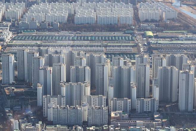 높아진 공사비 부담으로 재건축·재개발 등 정비사업 시장이 위축되면서 최근 몇 년간 인기몰이하던 신탁방식 정비사업에 대한 관심도 한풀 꺾였다.ⓒ데일리안DB