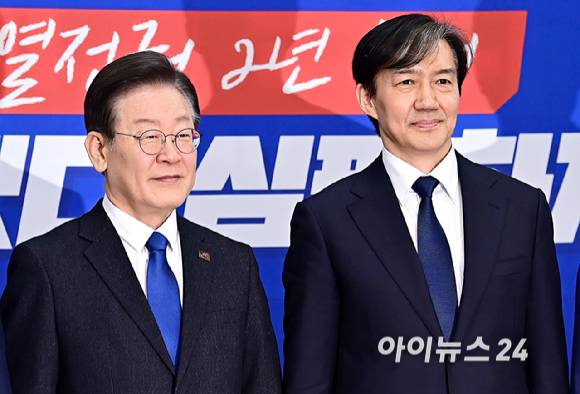 이재명 더불어민주당 대표가 5일 오전 서울 여의도 국회에서 조국 조국혁신당 대표와 기념촬영을 하고 있다. [사진=곽영래 기자]