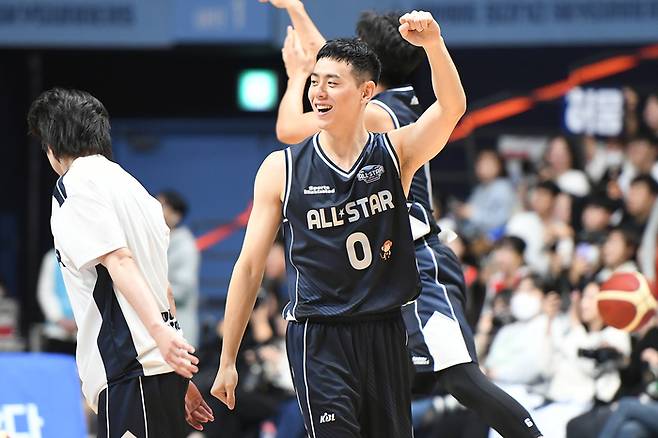 올스타전에서 활약하고 있는 LG 이관희. 사진 | KBL