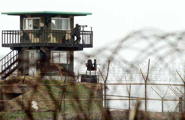전방 지역의 해안 초소. 사진은 본 기사와 관계없음. 한국일보 자료사진