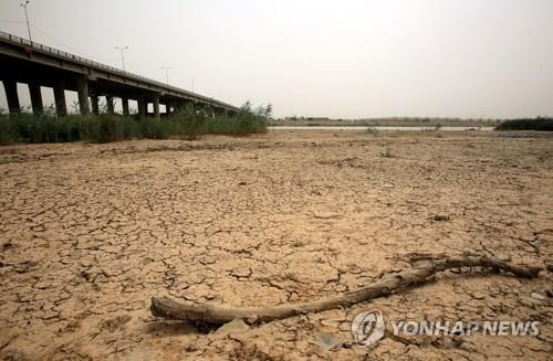 가뭄으로 마른 이라크 티그리스강 [EPA=연합뉴스]