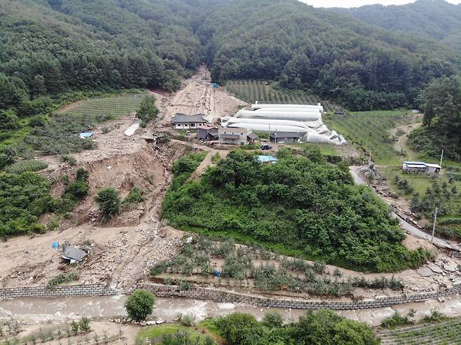 지난해 비 피해를 입은 경북 봉화군 춘양면 학산리 일대 모습.[경북도 제공]