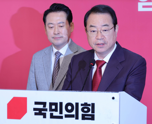 정영환(오른쪽) 국민의힘 공천관리위원장과 장동혁 사무총장. 권욱 기자