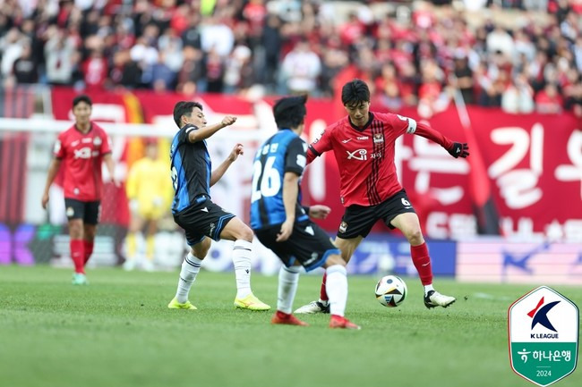 [사진=한국프로축구연맹] FC서울은 10일 오후 4시 서울월드컵경기장에서 열린 '하나은행 K리그1 2024' 2라운드에서 인천 유나이티드와 0-0으로 비겼다. 이로써 서울은 1무 1패, 인천도 1무 1패를 기록하게 됐다. 한편 이날 서울월드컵경기장엔 51,670명이 찾았다.