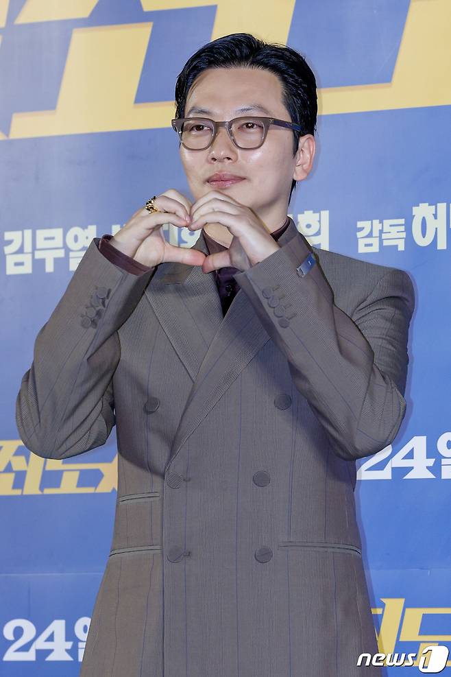 배우 이동휘가 11일 서울 성동구 메가박스 성수에서 열린 영화 범죄도시4 제작보고회에 참석해 포토타임을 갖고 있다. 2024.3.11/뉴스1 ⓒ News1 안은나 기자