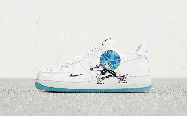 [STEVEN HARRINGTON] SH X NIKE Air Force 1 [사진제공 = 아모레퍼시픽갤러리]