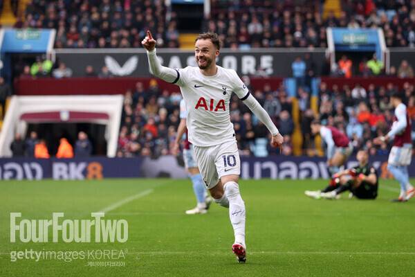 사진=게티이미지.&nbsp;토트넘 훗스퍼는 10일 오후 10시(한국시간) 영국 버밍엄에 위치한 빌라 파크에서 열린 2023-24시즌 프리미어리그(PL) 28라운드에서 아스톤 빌라에 4-0 승리를 거뒀다. 승점 3점을 추가한 토트넘은 리그 5위(승점53)를 유지했다. 4위 아스톤 빌라(승점55)보다 한 경기 덜 치른 가운데 승점 2점 차로 격차를 좁혔다.&nbsp;