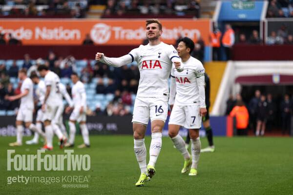 사진=게티이미지.&nbsp;토트넘 훗스퍼는 10일 오후 10시(한국시간) 영국 버밍엄에 위치한 빌라 파크에서 열린 2023-24시즌 프리미어리그(PL) 28라운드에서 아스톤 빌라에 4-0 승리를 거뒀다. 승점 3점을 추가한 토트넘은 리그 5위(승점53)를 유지했다. 4위 아스톤 빌라(승점55)보다 한 경기 덜 치른 가운데 승점 2점 차로 격차를 좁혔다.&nbsp;